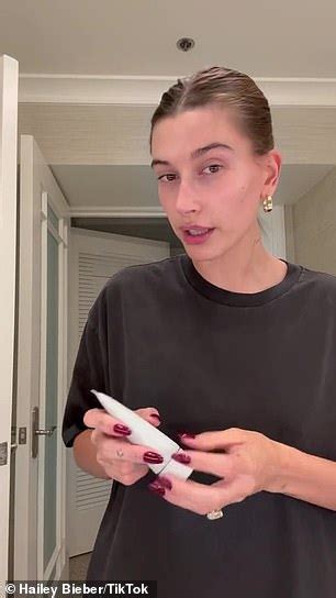 hailey bieber topless|Hailey Bieber shares topless snap... after teasing new Rhode。